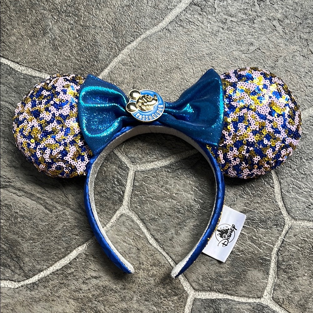 Disney Parks 2021 Annual Passholder Blue Sequined Minnie Mouse Bow Ears